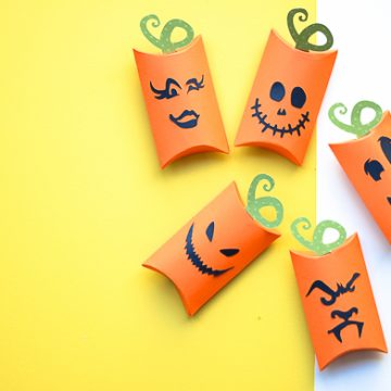 Make your own pumpkin pillow boxes using your Cricut machine. Easy Halloween craft done in less than 15 minutes!