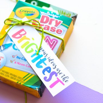 Grab this free back to school printable and teacher gift idea on seeLINDSAY