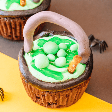 halloween cauldron cupcakes